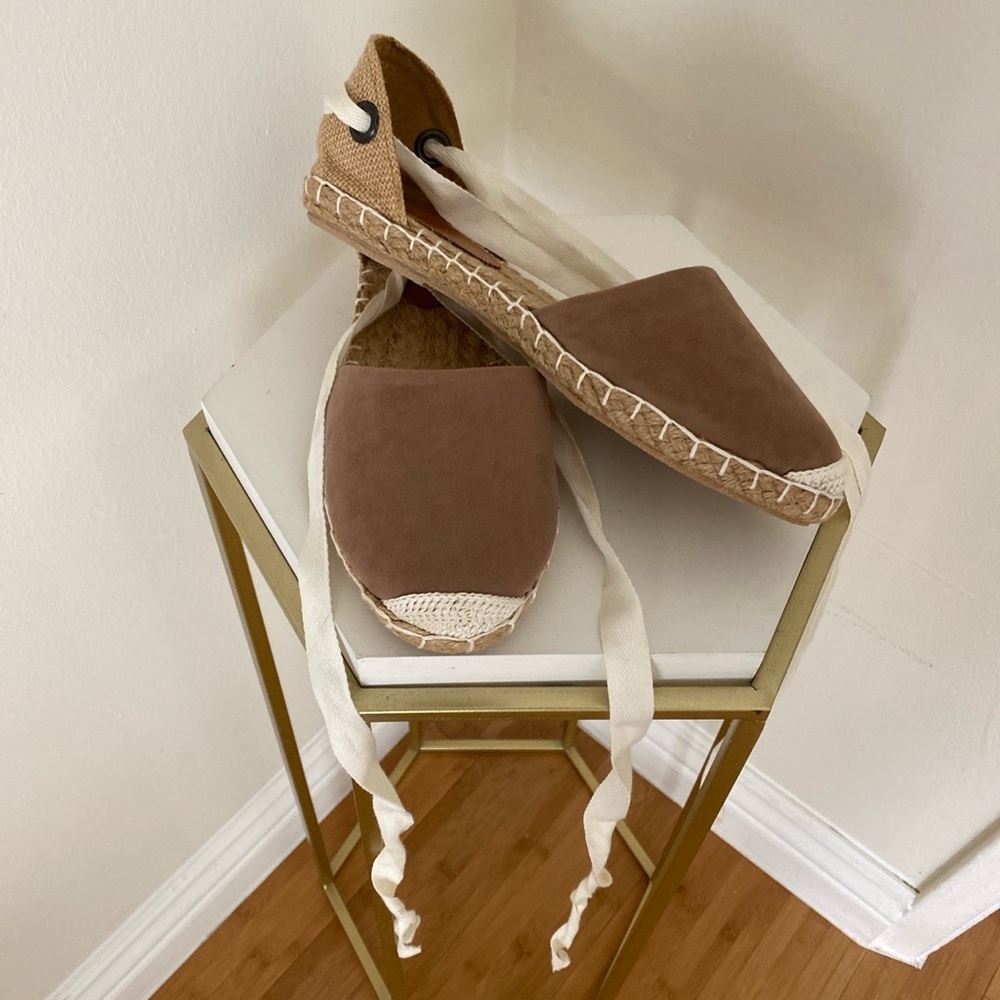 Espadrille flats